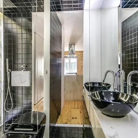 شقة Beautiful Loft “Green Street Lisbon” In City Centre With Wi-Fi & A/C; Street Parking Available
