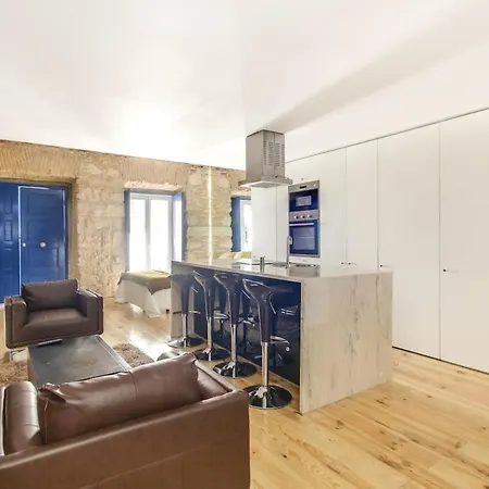 Beautiful Loft “Green Street Lisbon” In City Centre With Wi-Fi & A/C; Street Parking Available *