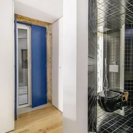 شقة Beautiful Loft “Green Street Lisbon” In City Centre With Wi-Fi & A/C; Street Parking Available